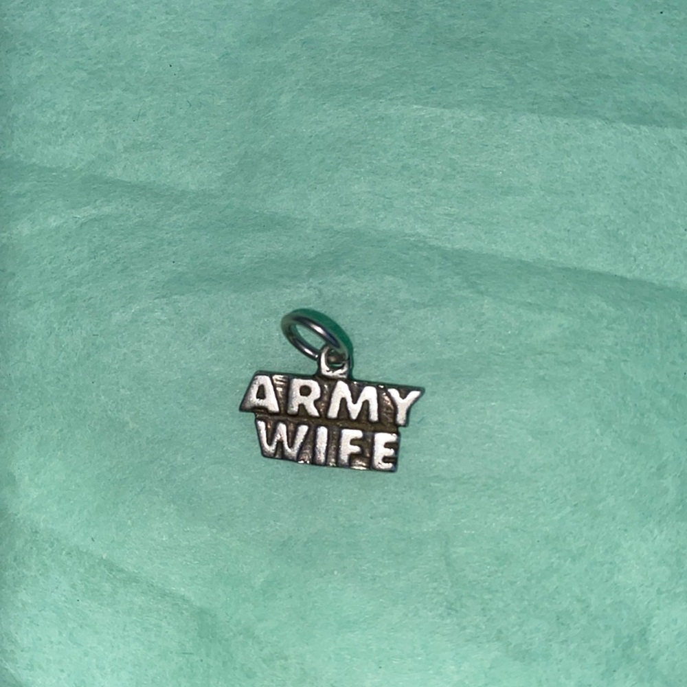 Army Wife chain charm 🖤